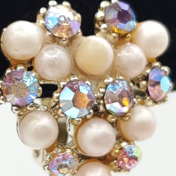Vintage Pearl AB Heart Cluster Earrings Clip On Pink Aurora Borealis Faux Pearls - Picture 3 of 7